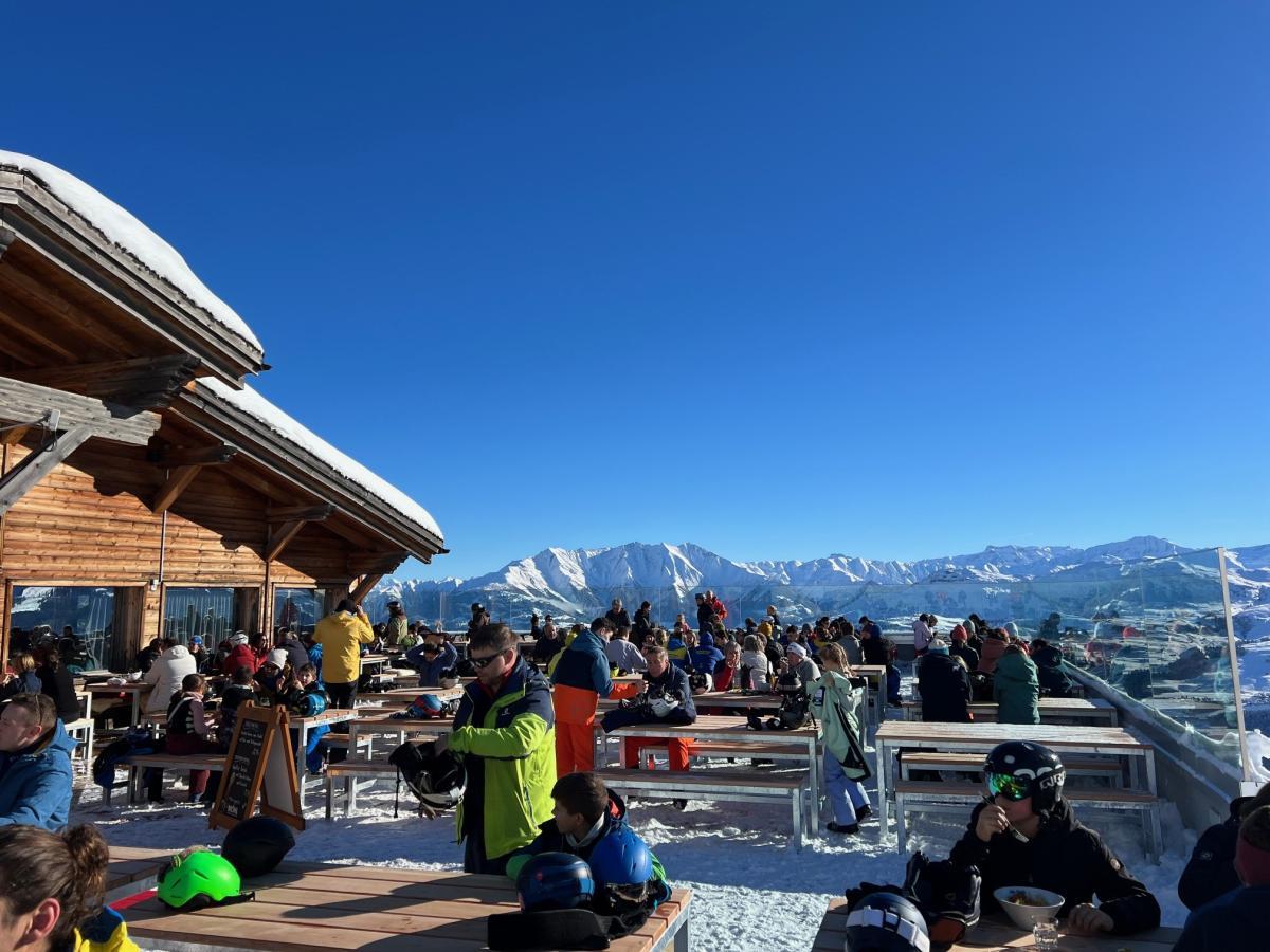 Bergrestaurant Alp Dado im Skigebiet Brigels